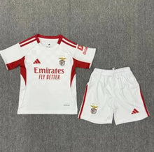 Kit blanco del Benfica 2025/26