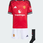 Kit infantil del Manchester United 2025/26