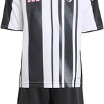 Kit local infantil de la Juventus 2025/26