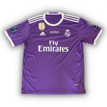Camiseta de visitante del Real Madrid 16/17