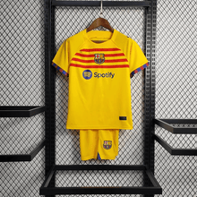 Equipación infantil del Barcelona 23/24