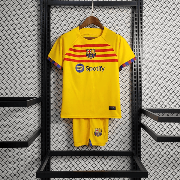 Equipación infantil del Barcelona 23/24