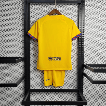 Equipación infantil del Barcelona 23/24