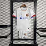 Equipación infantil del Barcelona 23/24
