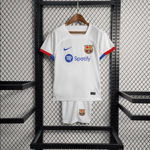 Equipación infantil del Barcelona 23/24