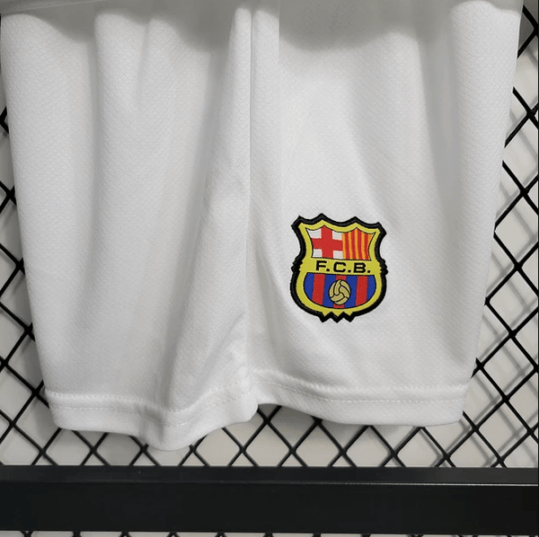 Equipación infantil del Barcelona 23/24