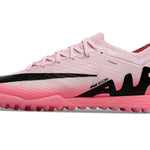 Chuteira Society Nike Air Zoom Mercurial Vapor 15 TF Rosa e Preto "Mad Brilliance Pack"