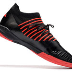 Chuteira Futsal Puma Future Z 1.3 IC Preta e Vermelha "Batman"