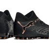 Chuteira Society Puma Future 7 MG Preta e Bronze "Eclipse Pack"
