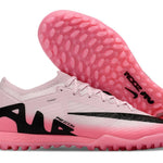 Chuteira Society Nike Air Zoom Mercurial Vapor 15 TF Rosa e Preto "Mad Brilliance Pack"