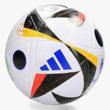 Balón de fútbol de la Eurocopa 2024