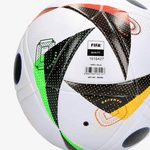 Balón de fútbol de la Eurocopa 2024