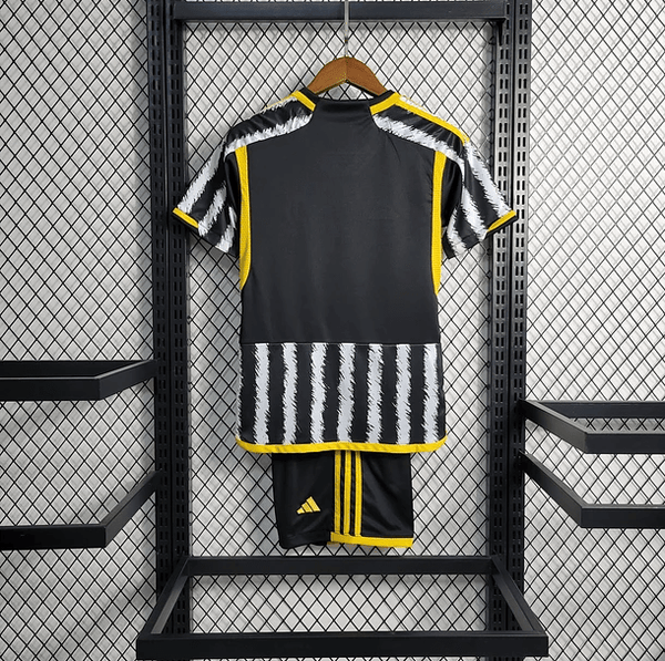 Kit local para niños de la Juventus 23/24