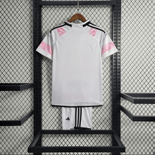 Kit infantil de la Juventus 2023/24