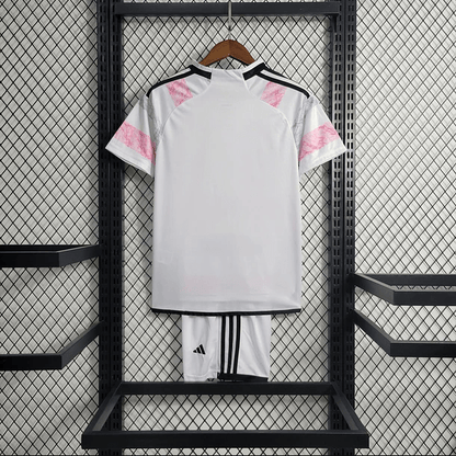 Kit infantil de la Juventus 2023/24