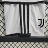 Kit infantil de la Juventus 2023/24