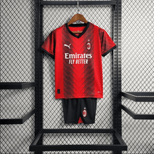 Kit infantil del AC Milan 2023/24