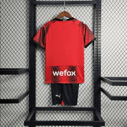 Kit infantil del AC Milan 2023/24