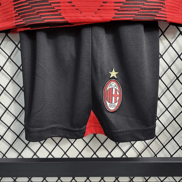 Kit infantil del AC Milan 2023/24