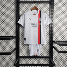 Kit infantil del AC Milan 2023/24