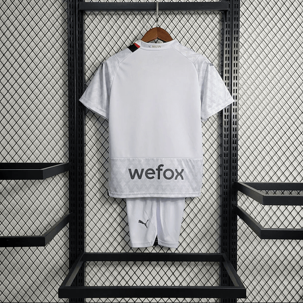 Kit infantil del AC Milan 2023/24