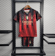 Kit infantil del AC Milan 2023/24