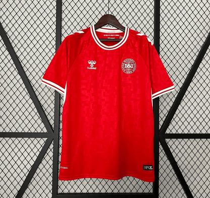 Camiseta local de Dinamarca 2024