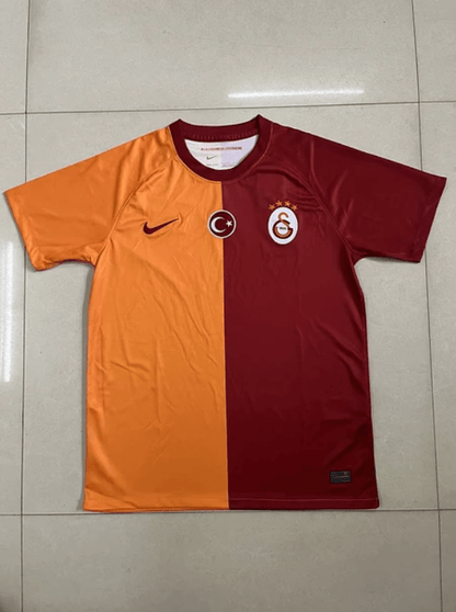 Camiseta local del Galatasaray 2023/24