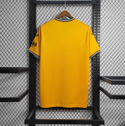 Camiseta local del Wolverhampton 2023/24