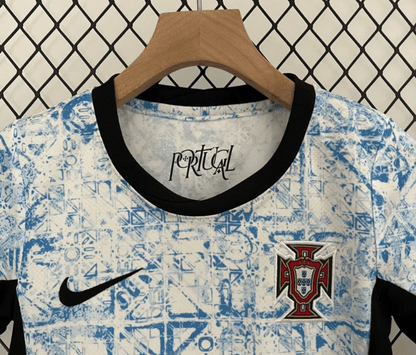 Kit infantil de Portugal 23/24