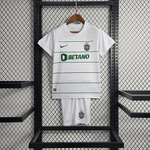 Kit infantil del Sporting 2023/24