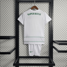 Kit infantil del Sporting 2023/24