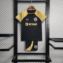 Kit infantil CR7 Sporting 2023/24