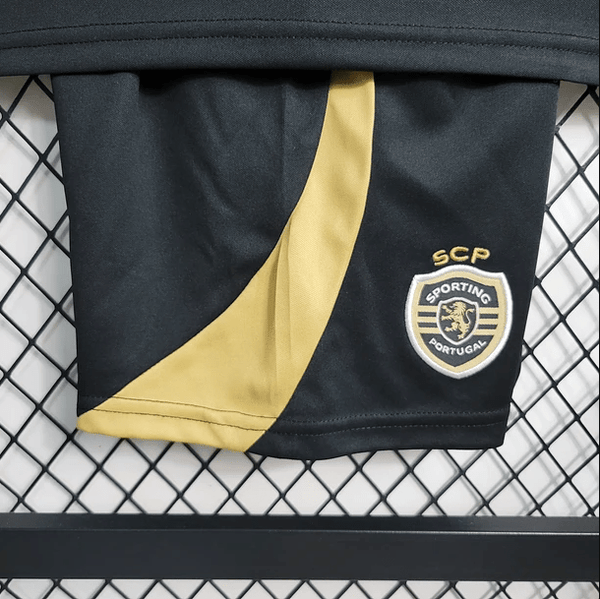Kit infantil CR7 Sporting 2023/24